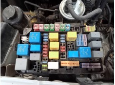 CAJA RELES / FUSIBLES 