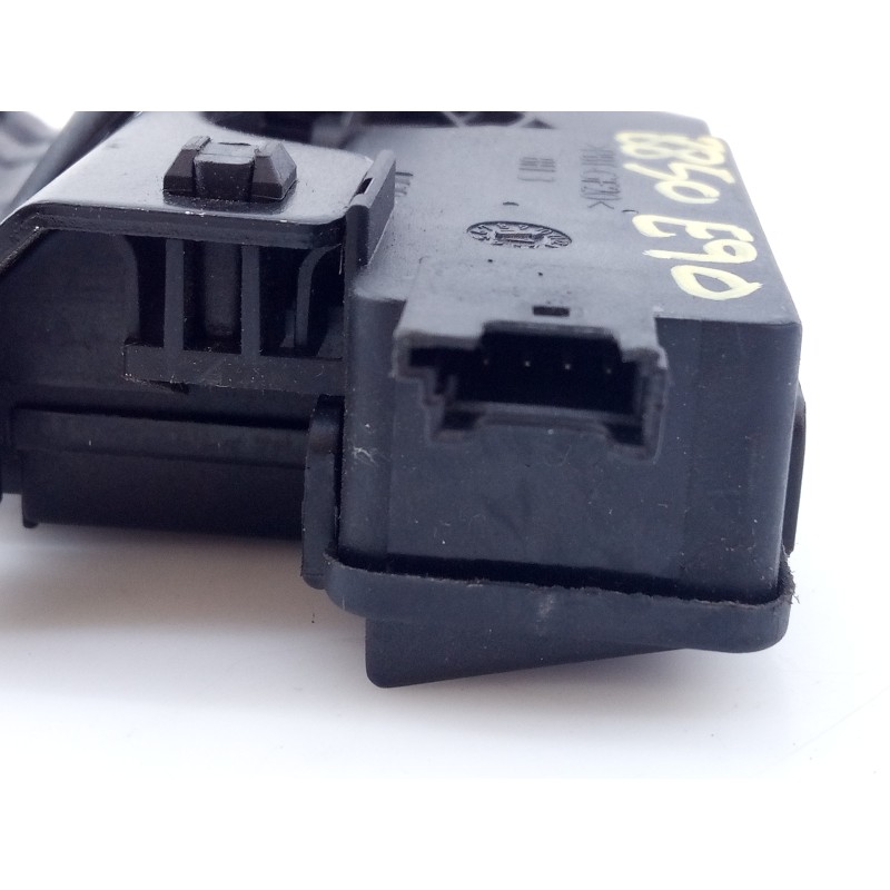 Recambio de cerradura maletero / porton para bmw serie 3 berlina (e90) 320d referencia OEM IAM 7840617  E1-A3-3-1