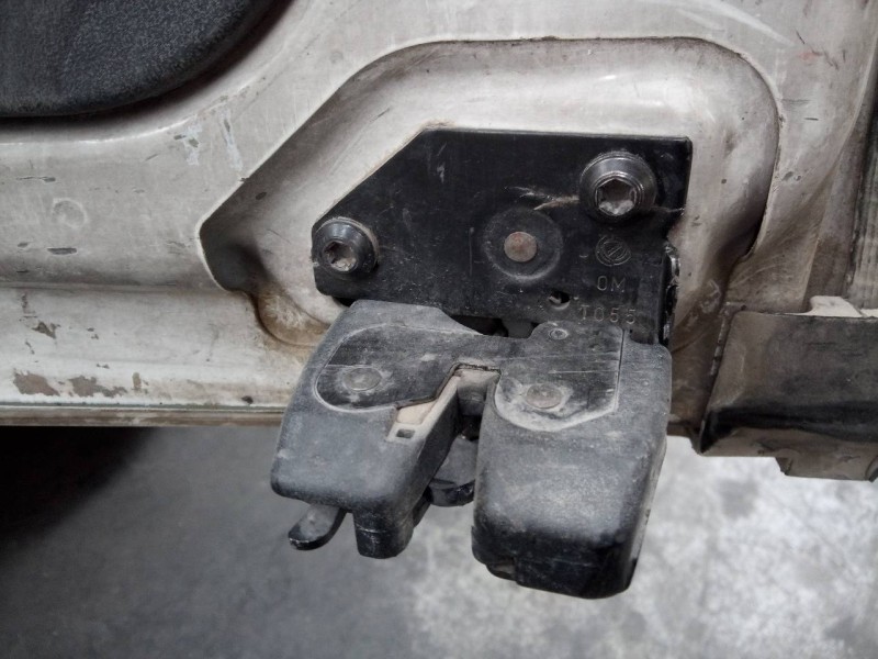 Recambio de cerradura maletero / porton para fiat doblo cargo basis kasten referencia OEM IAM   
