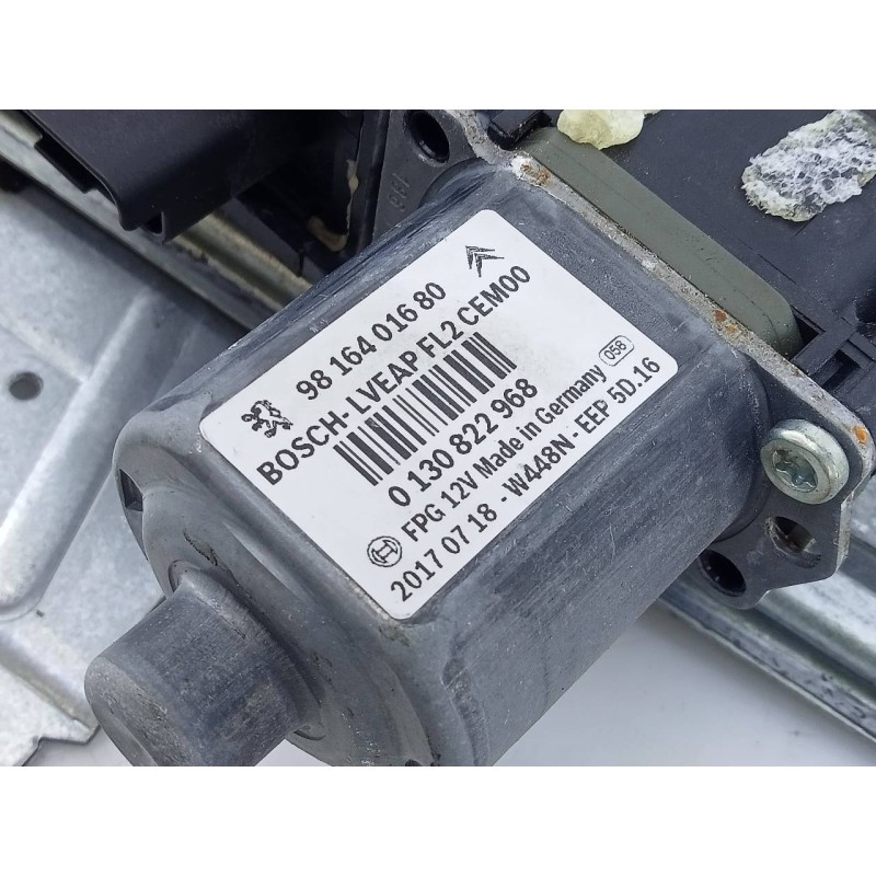 Recambio de elevalunas delantero derecho para peugeot 208 active referencia OEM IAM 9816401680 0130822968 E1-A4-8-2