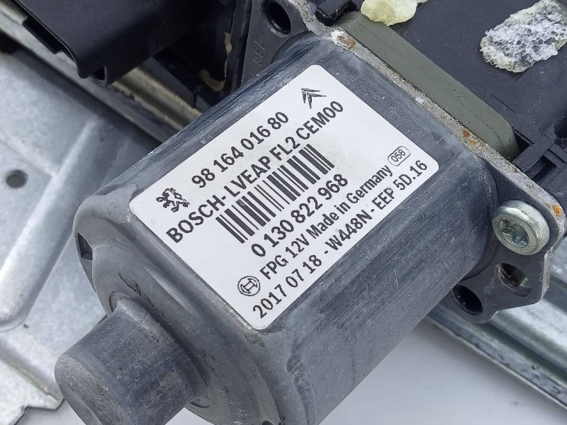 Recambio de elevalunas delantero derecho para peugeot 208 active referencia OEM IAM 9816401680 0130822968 E1-A4-8-2