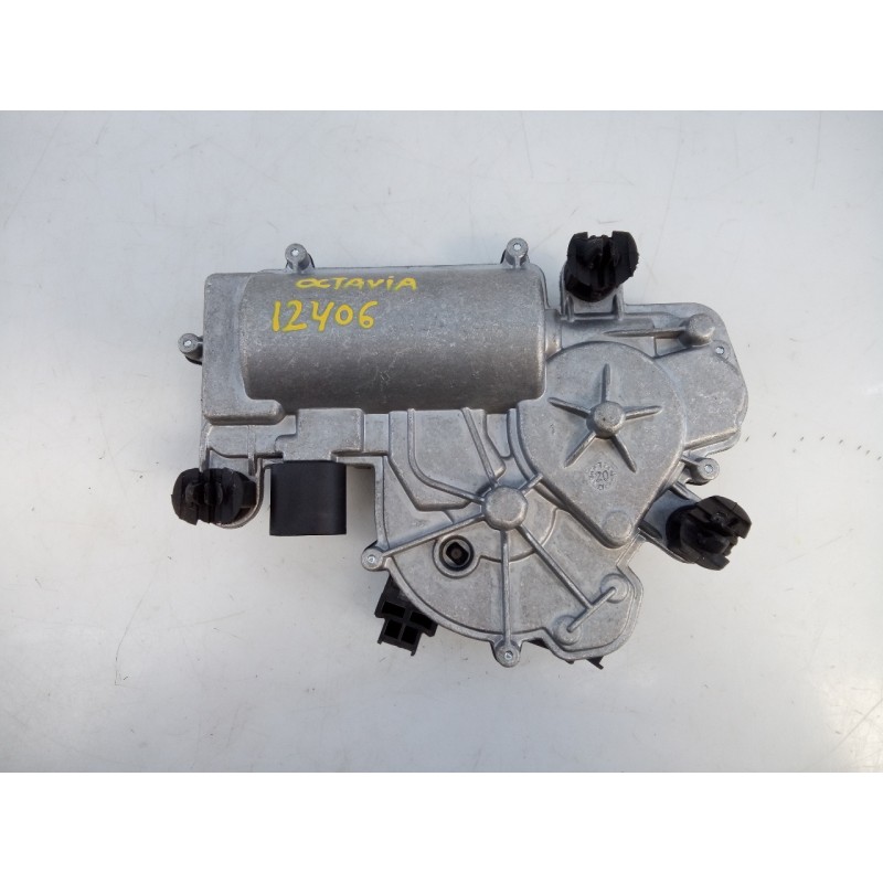 Recambio de motor cierre centralizado porton para skoda octavia lim. (nx3) vrs referencia OEM IAM 5TA827887B  E1-A5-47-1