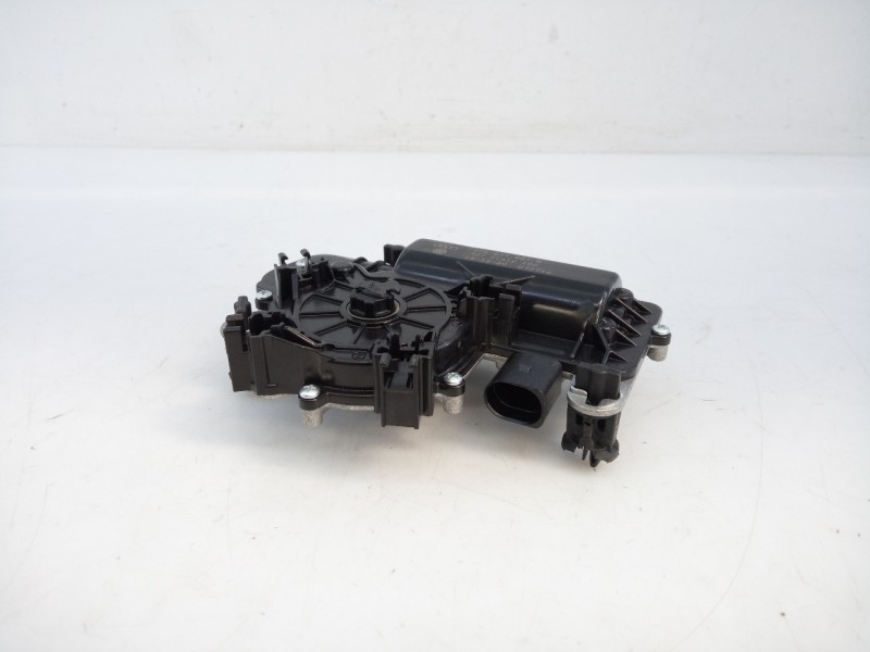Recambio de motor cierre centralizado porton para skoda octavia lim. (nx3) vrs referencia OEM IAM 5TA827887B  E1-A5-47-1