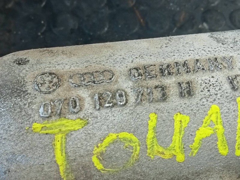 Recambio de colector admision para volkswagen touareg (7la) 2.5 tdi referencia OEM IAM 070129713H  P1-A2-12