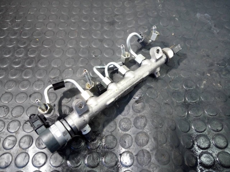 Recambio de rampa inyectora para seat leon sc (5f5) fr referencia OEM IAM 0006858  P1-A3-6