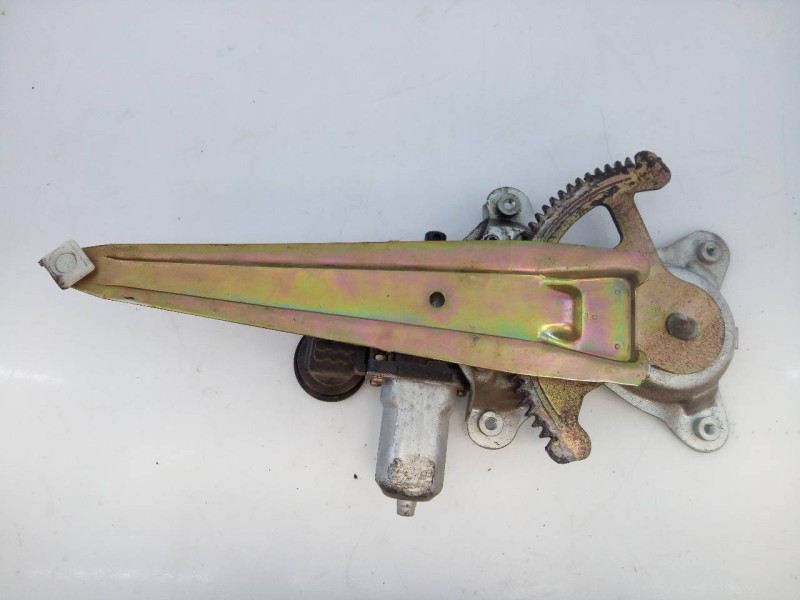 Recambio de elevalunas trasero izquierdo para toyota land cruiser (j12) 3.0 d-4d gx referencia OEM IAM 8571058010 0620401760 E2-