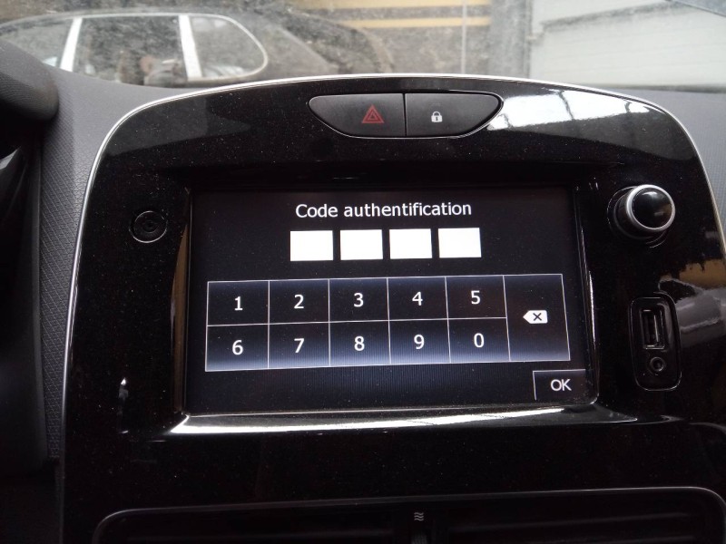 Recambio de sistema navegacion gps para renault clio iv dynamique referencia OEM IAM 281157941R 281157941RTP175 E2-A3-13-2