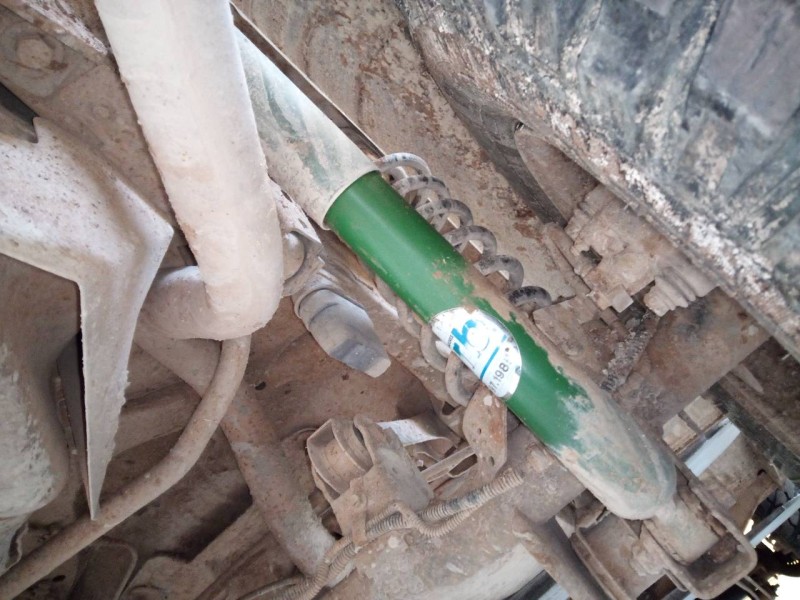 Recambio de amortiguador trasero derecho para chrysler jeep cherokee (j) 2.5 td referencia OEM IAM   