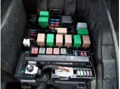 CAJA RELES / FUSIBLES 