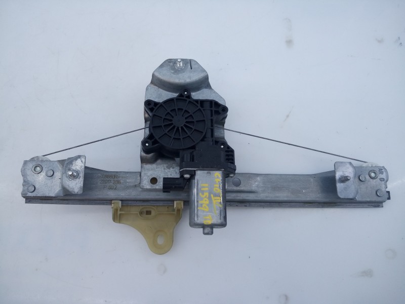 Recambio de elevalunas trasero derecho para renault clio iv dynamique referencia OEM IAM 827008680R  E1-A1-44-2