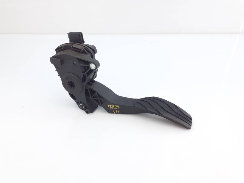 Recambio de pedal acelerador para nissan qashqai (j11) acenta referencia OEM IAM 18002ABA0B  E3-B4-23-2