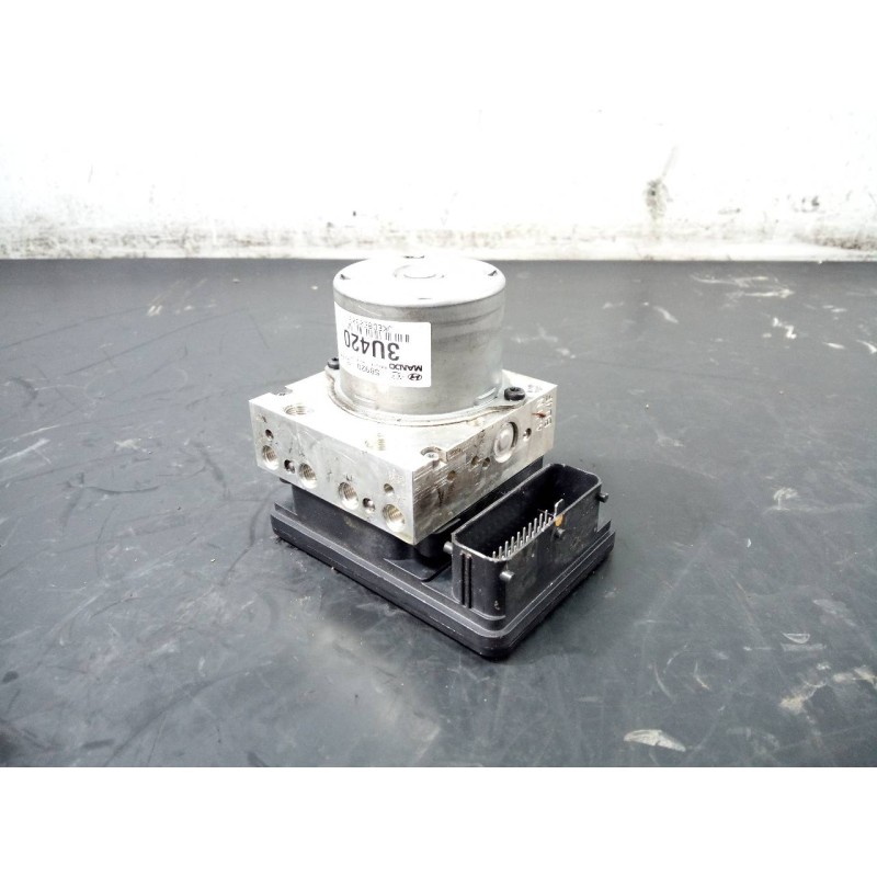 Recambio de abs para kia sportage drive 4x2 referencia OEM IAM 589203U420 046GAE1D1223929 P3-B9-19-3