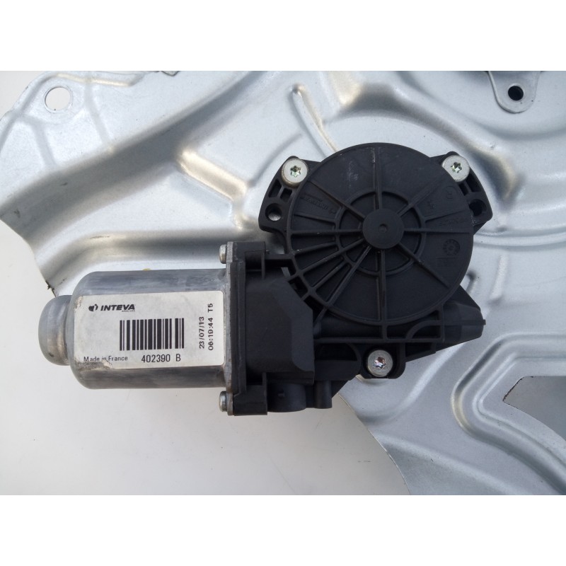 Recambio de elevalunas delantero derecho para hyundai ix35 style 2wd referencia OEM IAM 82480V2Y000 402390B P2-B4-28