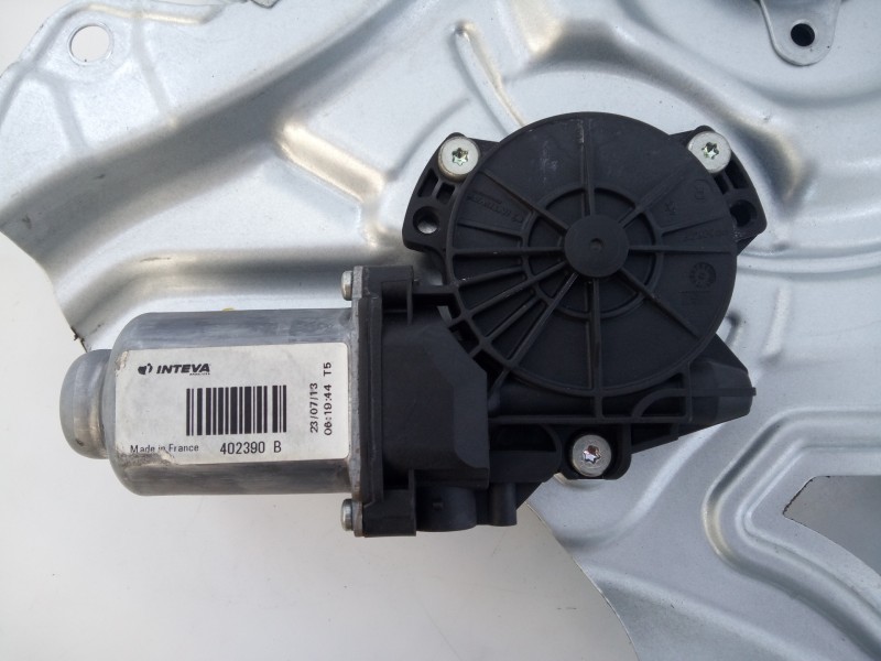 Recambio de elevalunas delantero derecho para hyundai ix35 style 2wd referencia OEM IAM 82480V2Y000 402390B P2-B4-28