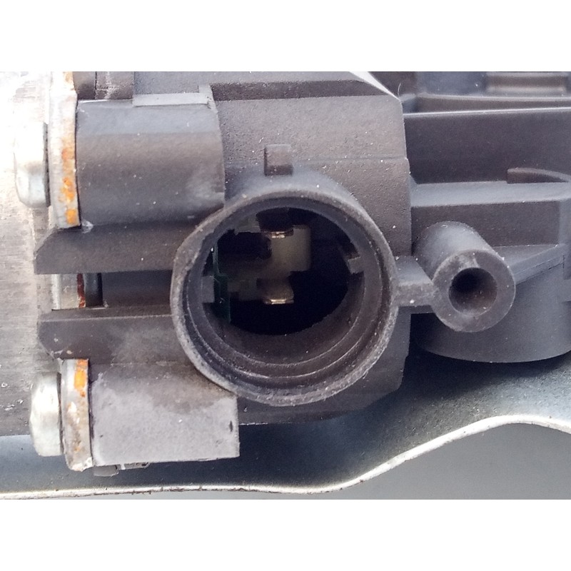 Recambio de elevalunas delantero derecho para hyundai ix35 style 2wd referencia OEM IAM 82480V2Y000 402390B P2-B4-28