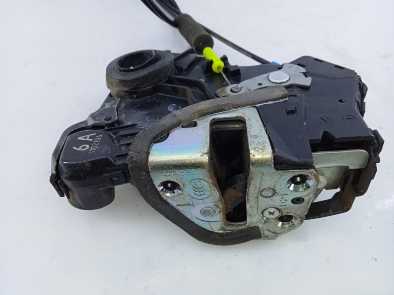 Recambio de cerradura puerta delantera izquierda para toyota land cruiser (j15) basis referencia OEM IAM 6A1102106  E2-B4-45-2