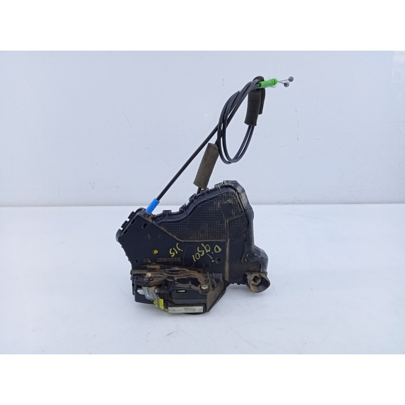 Recambio de cerradura puerta delantera izquierda para toyota land cruiser (j15) basis referencia OEM IAM 6A1102106  E2-B4-45-2