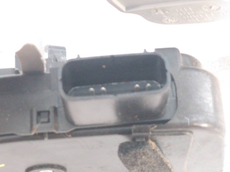 Recambio de cerradura puerta trasera derecha para kia sportage emotion 4x2 referencia OEM IAM 814203U000  E2-B5-30-2