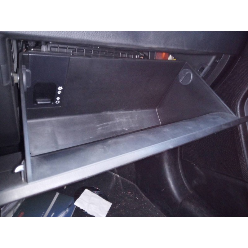 Recambio de guantera para kia sportage emotion 4x2 referencia OEM IAM   