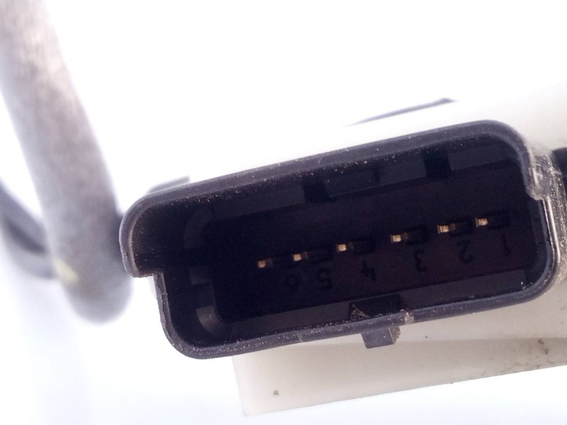 Recambio de cerradura puerta delantera derecha para peugeot 208 access referencia OEM IAM   E1-A4-48-1