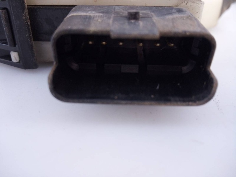 Recambio de cerradura puerta trasera derecha para peugeot 208 access referencia OEM IAM   E1-A4-20-2