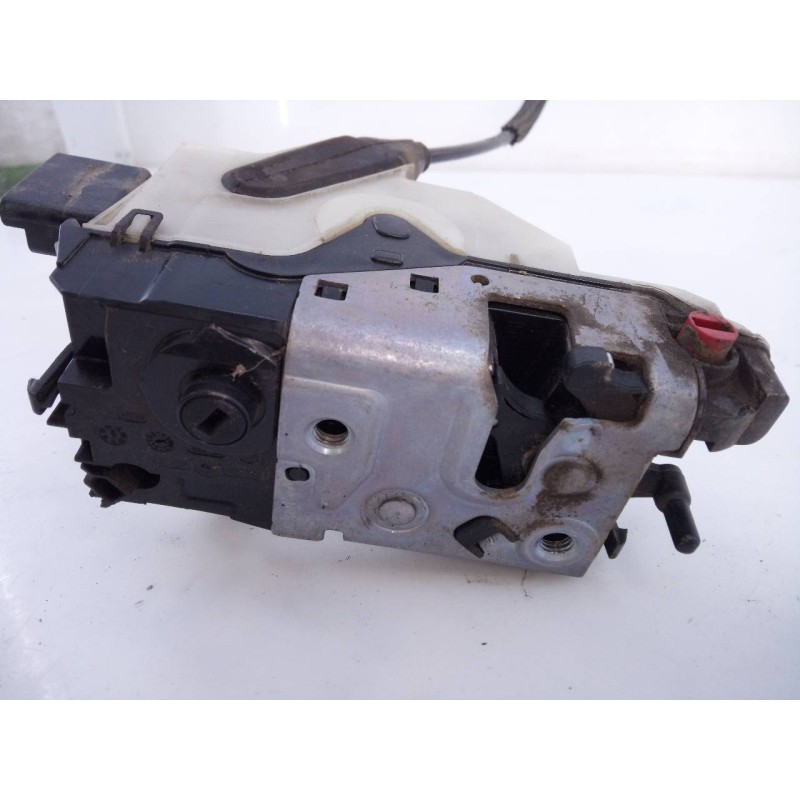 Recambio de cerradura puerta trasera derecha para peugeot 208 access referencia OEM IAM   E1-A4-20-2