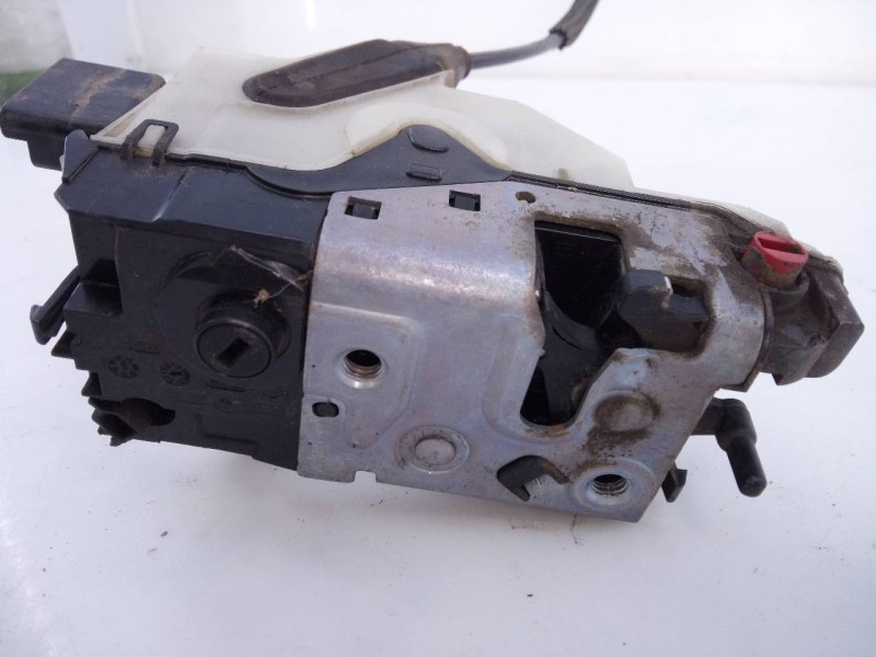 Recambio de cerradura puerta trasera derecha para peugeot 208 access referencia OEM IAM   E1-A4-20-2