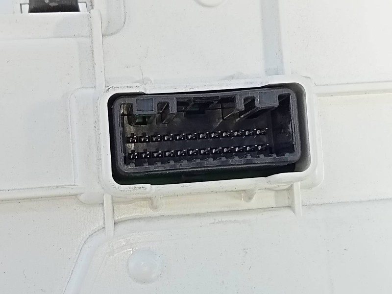 Recambio de cuadro instrumentos para toyota land cruiser (j15) basis referencia OEM IAM 8380060X81A 341770 E3-B2-14-4