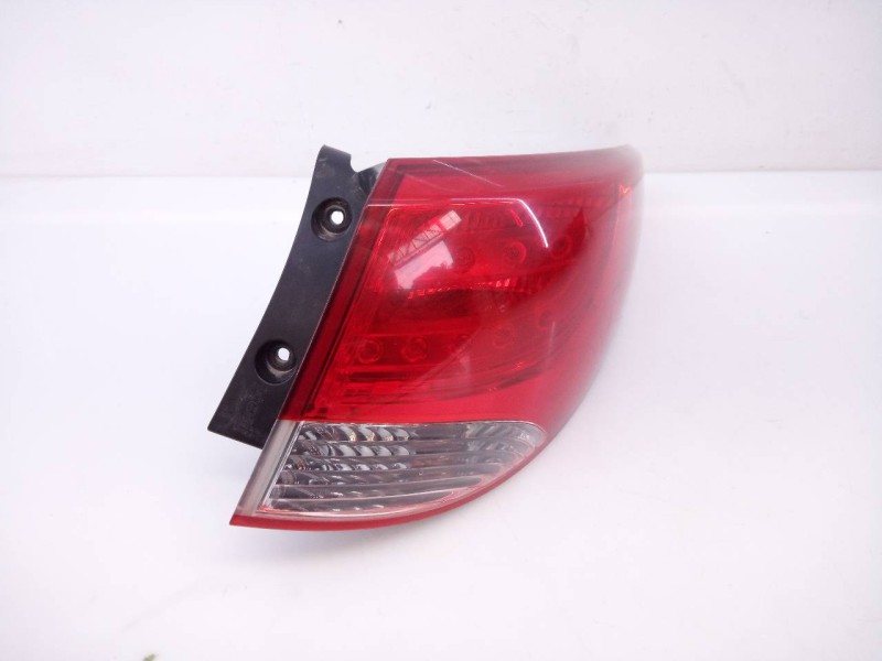 Recambio de piloto trasero derecho para hyundai ix35 style 2wd referencia OEM IAM 924022Y0  E2-B5-59-2