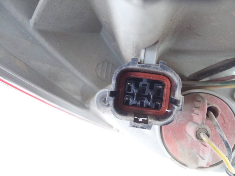 Recambio de piloto trasero derecho para hyundai ix35 style 2wd referencia OEM IAM 924022Y0  E2-B5-59-2