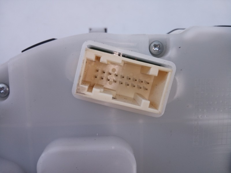 Recambio de cuadro instrumentos para peugeot 208 access referencia OEM IAM 9805400480  E3-B2-27-1