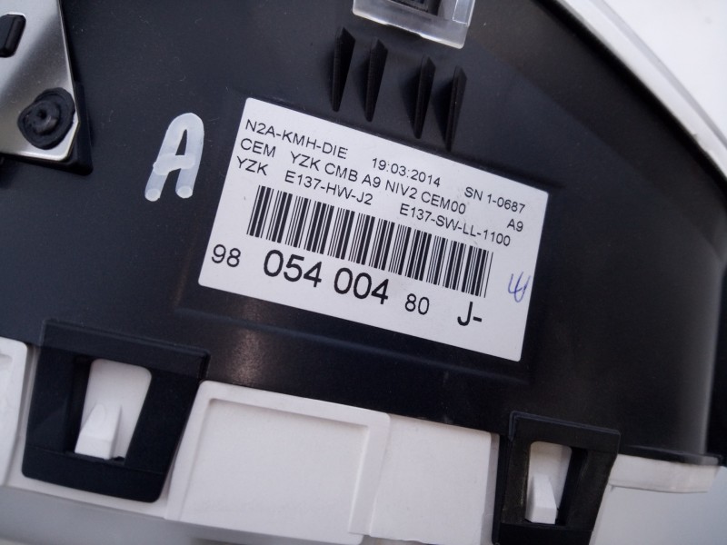 Recambio de cuadro instrumentos para peugeot 208 access referencia OEM IAM 9805400480  E3-B2-27-1