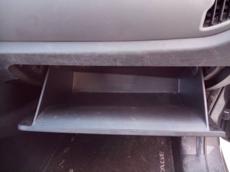 Recambio de guantera para kia sportage drive 4x2 referencia OEM IAM   