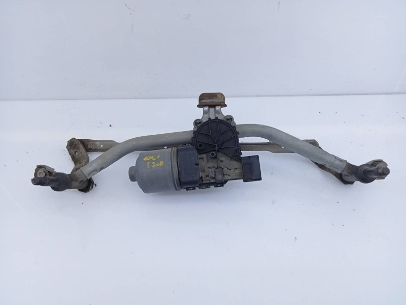 Recambio de motor limpia delantero para peugeot 208 access referencia OEM IAM 0390241540  E1-A4-8-2