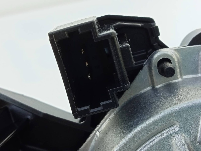 Recambio de motor limpia trasero para peugeot 208 access referencia OEM IAM 9673251380  E1-A4-4-1