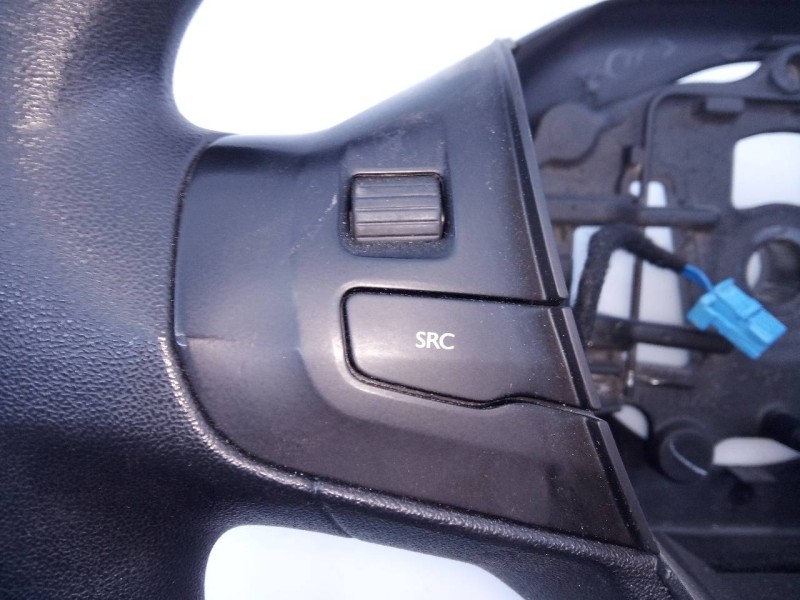 Recambio de volante para peugeot 208 access referencia OEM IAM 96750123ZD  E1-A4-2-2