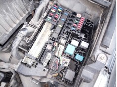 CAJA RELES / FUSIBLES 