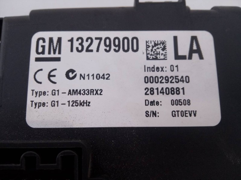 Recambio de caja reles / fusibles para opel corsa d cosmo referencia OEM IAM 13279900 28140881 E3-A5-18-2