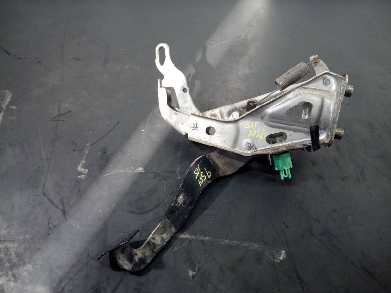 Recambio de pedal freno para toyota land cruiser (j15) basis referencia OEM IAM   P1-B4-4