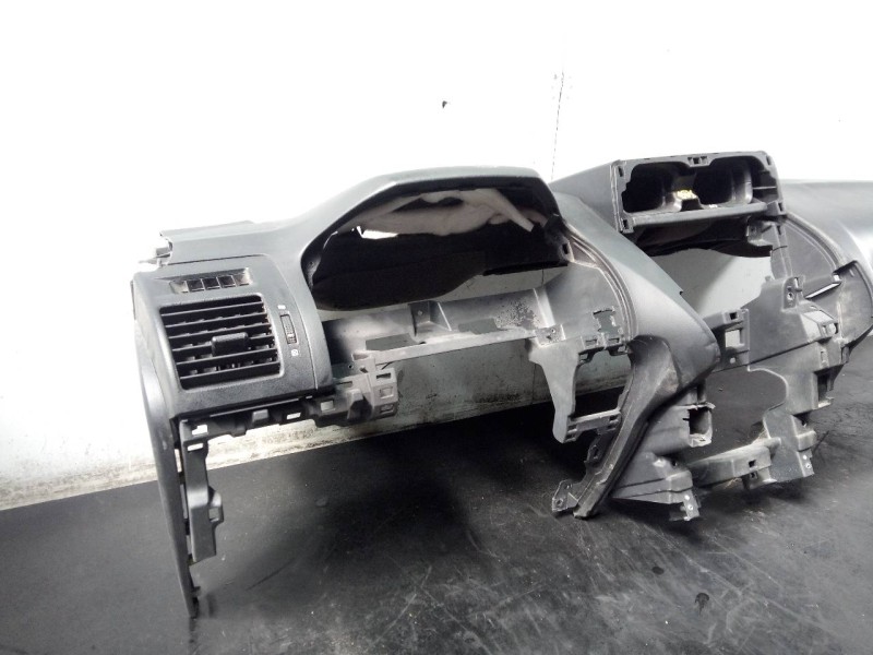 Recambio de salpicadero para toyota land cruiser (j15) basis referencia OEM IAM   P2-A1-28