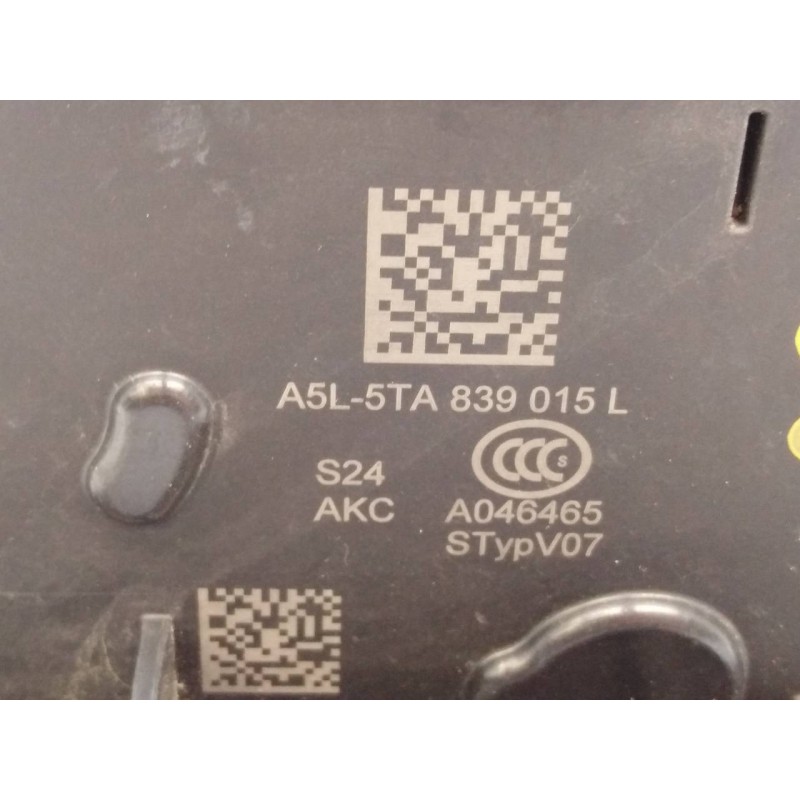 Recambio de cerradura puerta trasera derecha para volkswagen golf vii lim. (bq1) last edition bmt/start-stopp referencia OEM IAM