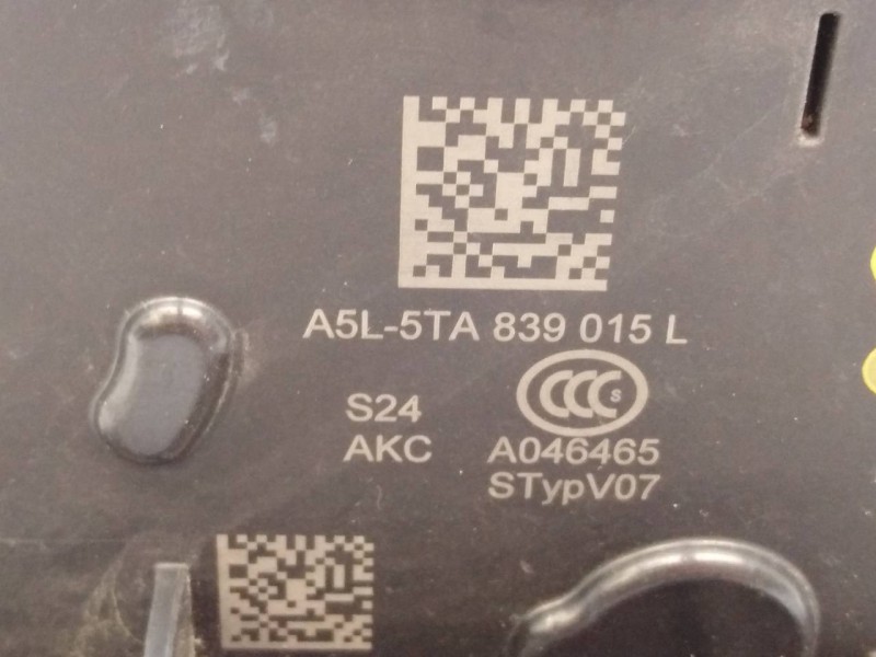 Recambio de cerradura puerta trasera derecha para volkswagen golf vii lim. (bq1) last edition bmt/start-stopp referencia OEM IAM