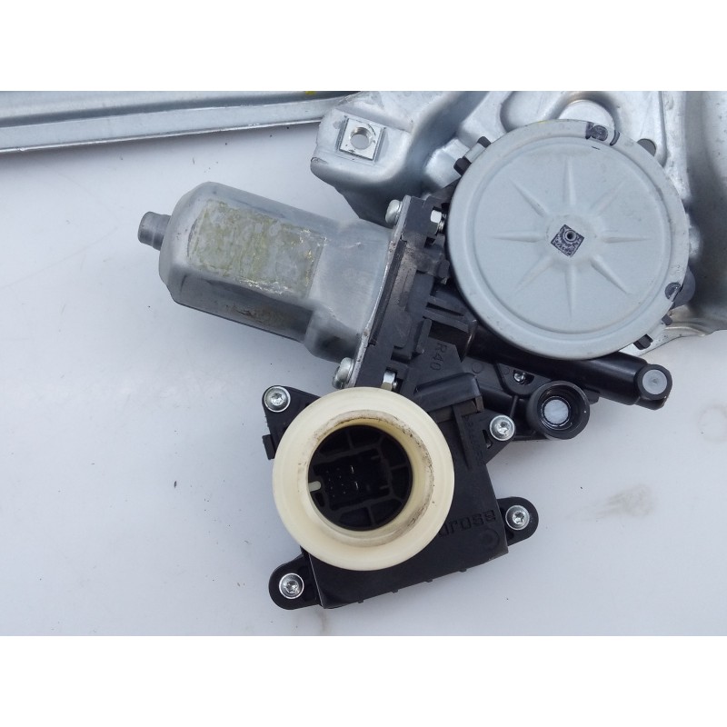 Recambio de elevalunas trasero izquierdo para toyota avensis cross sport (t27) advance referencia OEM IAM 8570102010 977556106 E