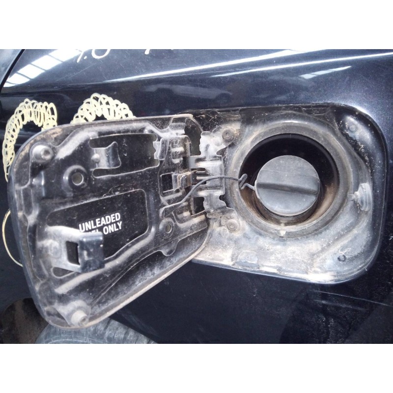 Recambio de tapa exterior combustible para toyota avensis cross sport (t27) advance referencia OEM IAM   