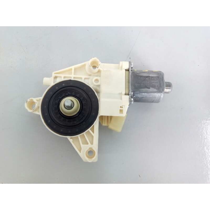Recambio de motor elevalunas trasero izquierdo para mercedes-benz clase c (w204) berlina c 200 cdi (204.007) referencia OEM IAM 