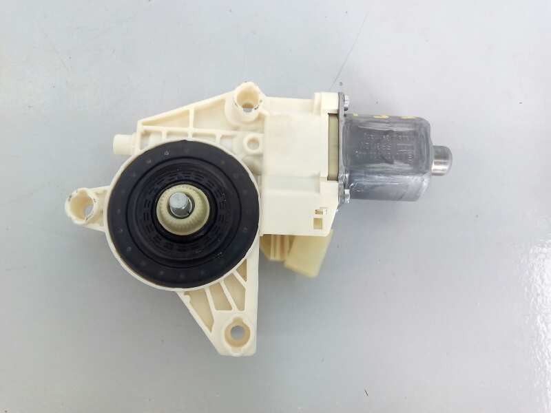 Recambio de motor elevalunas trasero izquierdo para mercedes-benz clase c (w204) berlina c 200 cdi (204.007) referencia OEM IAM 