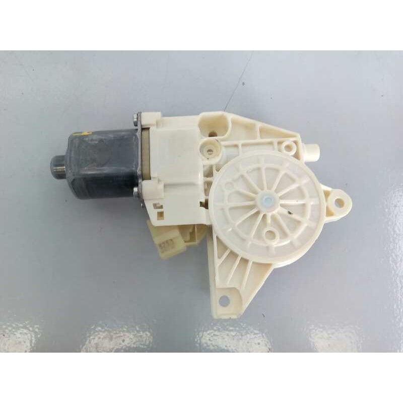 Recambio de motor elevalunas trasero izquierdo para mercedes-benz clase c (w204) berlina c 200 cdi (204.007) referencia OEM IAM 
