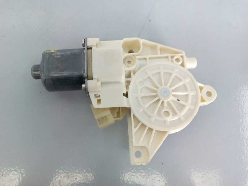 Recambio de motor elevalunas trasero izquierdo para mercedes-benz clase c (w204) berlina c 200 cdi (204.007) referencia OEM IAM 