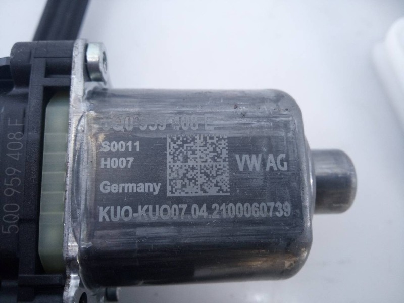 Recambio de elevalunas trasero derecho para seat ateca (kh7) fr go 4drive referencia OEM IAM 5Q0959408E  E1-B6-56-2