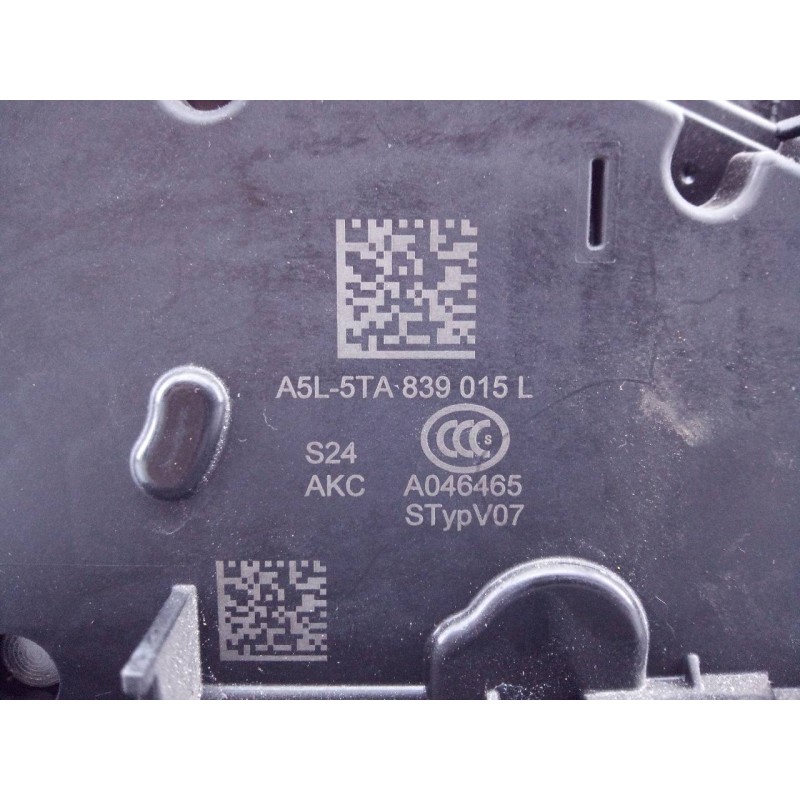 Recambio de cerradura puerta trasera derecha para volkswagen t-roc sport referencia OEM IAM 5TA839015L  E1-B6-28-1